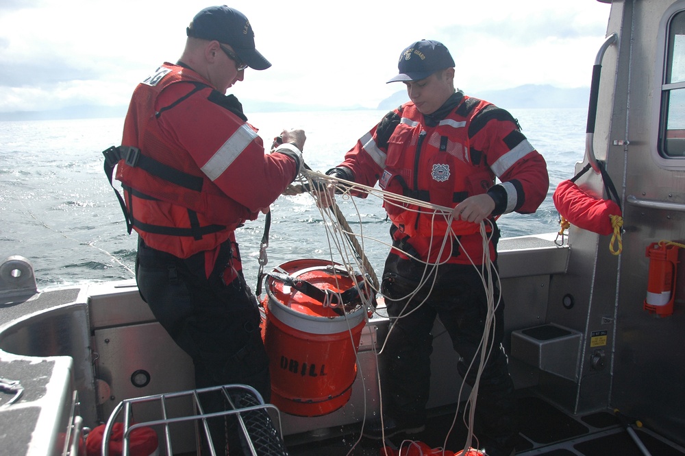 Coast Guard conducts rescue training in Kodiak, Alaska
