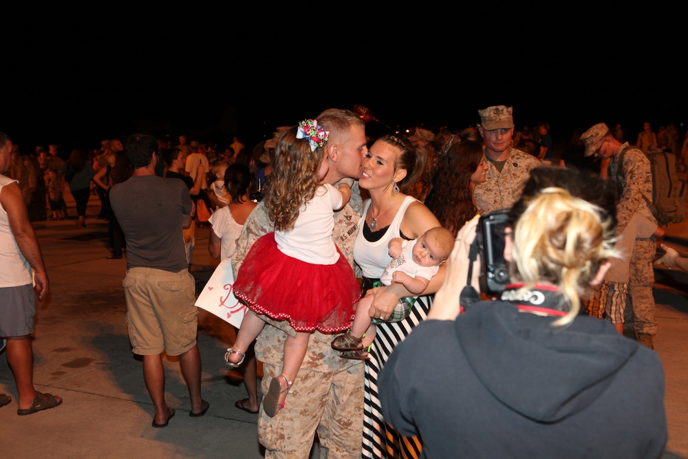 Family, friends welcome VMM-264 home