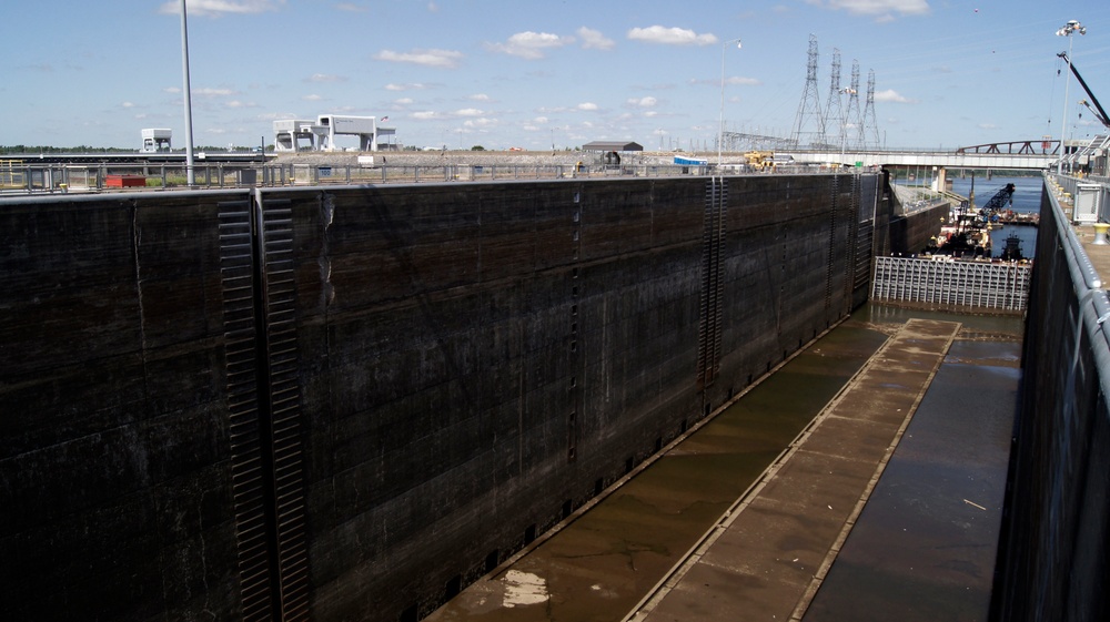 Kentucky Lock closed for maintenance