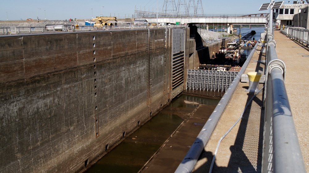 Kentucky Lock closed for maintenance