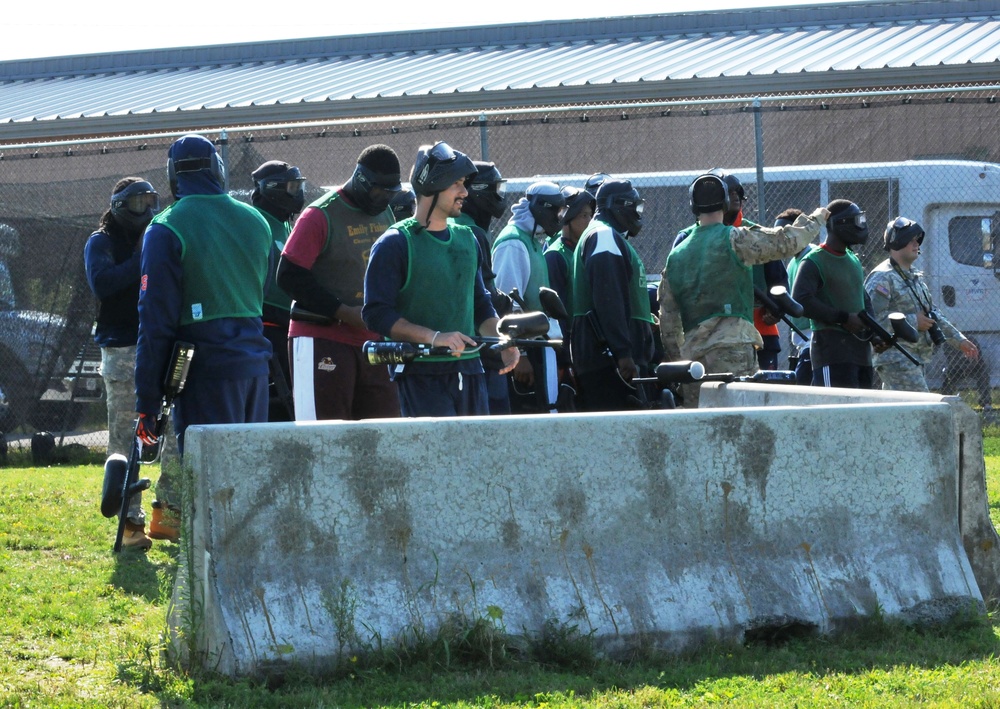 Spartan soldiers, Syracuse University football players battle in paintball competition