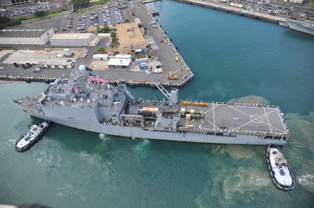 USS Pearl Harbor arrives in Pearl Harbor