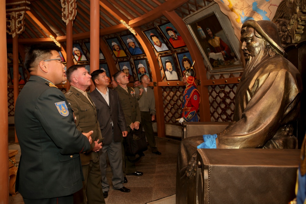 MarForPac commander visits Mongolia for conclusion of exercise Khaan Quest 2013