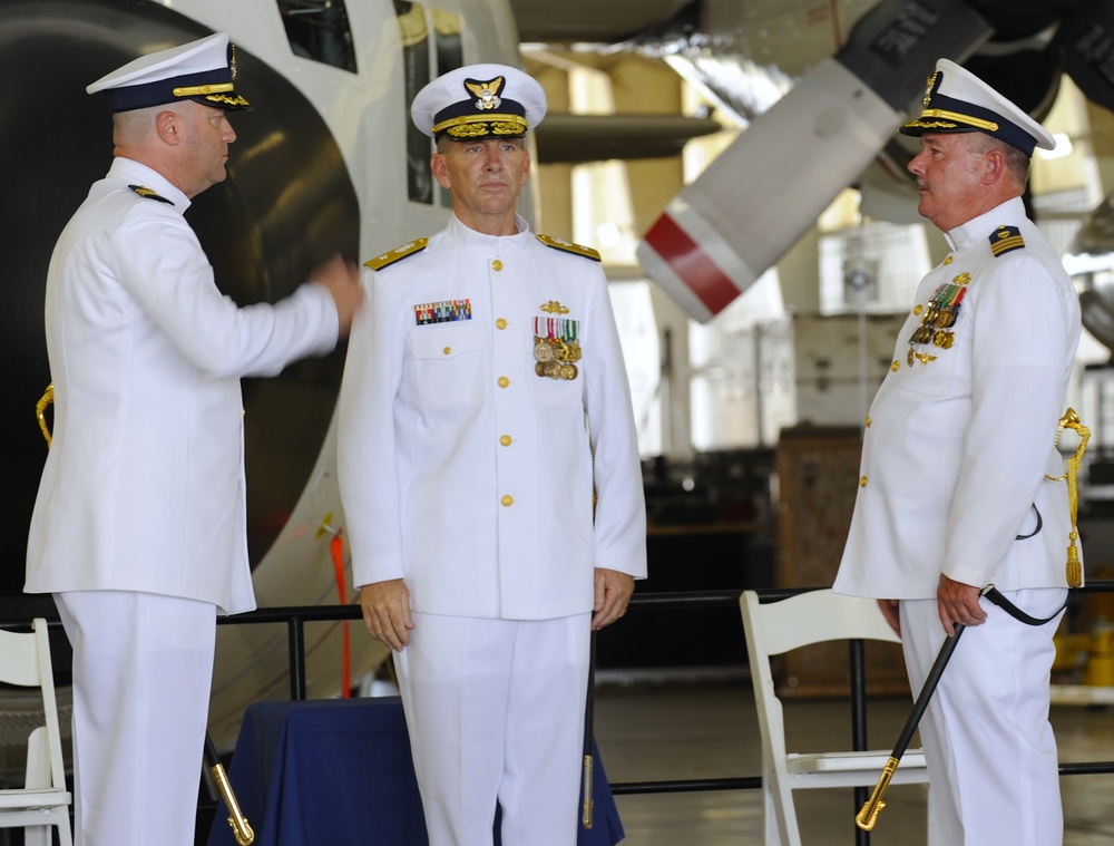 Coast Guard Port Security Unit 307 holds change of command in Clearwater, Fla.