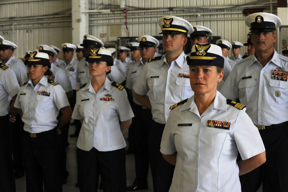 Coast Guard Port Security Unit 307 holds change of command in Clearwater, Fla.