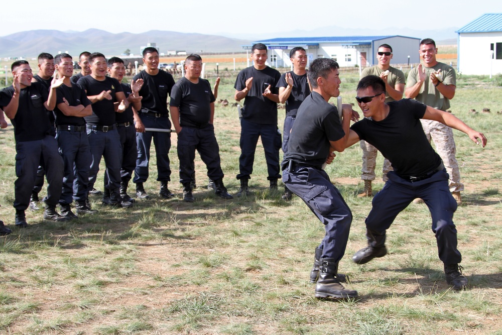 3rd LE Battalion Marines lead non-lethal weapons training in Mongolia