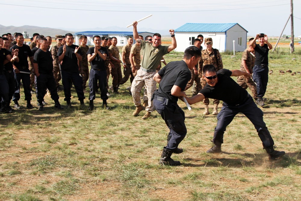 3rd LE Battalion Marines lead non-lethal weapons training in Mongolia