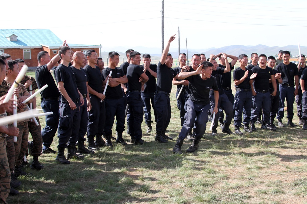 3rd LE Battalion Marines lead non-lethal weapons training in Mongolia