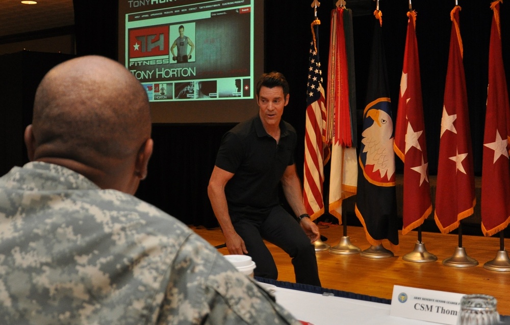 Tony Horton speaks to Army Reserve senior leaders