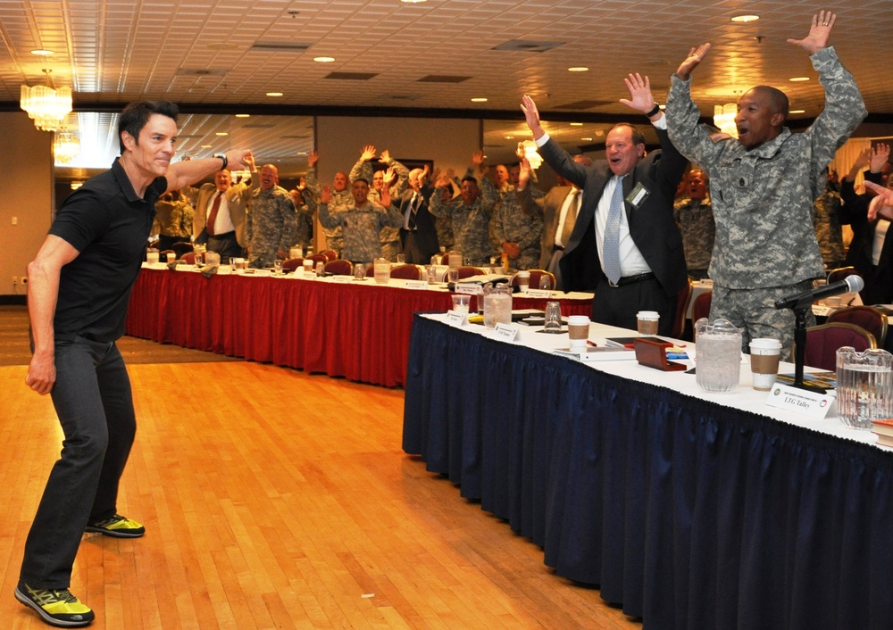 Tony Horton speaks to Army Reserve senior leadership