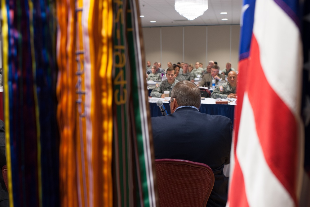 Past US Army Reserve chiefs share knowledge with current leaders