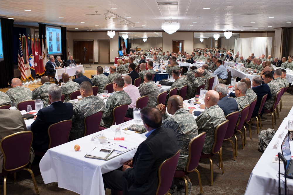 Past US Army Reserve chiefs share knowledge with current leaders