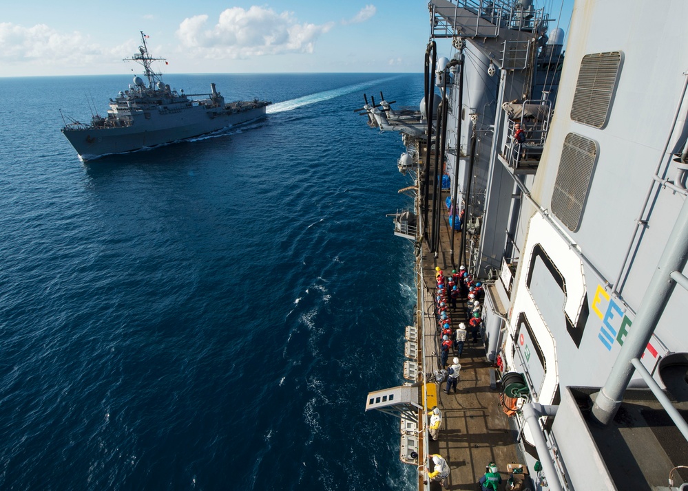 USS Bonhomme Richard's replenishment with USS Denver