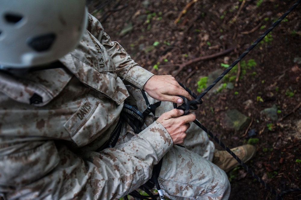 22nd MEU BLT Marines climb to the top in SOTG assault climbers course