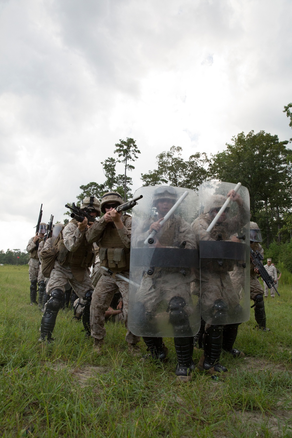 22nd MEU Marines complete non-lethal weapons course