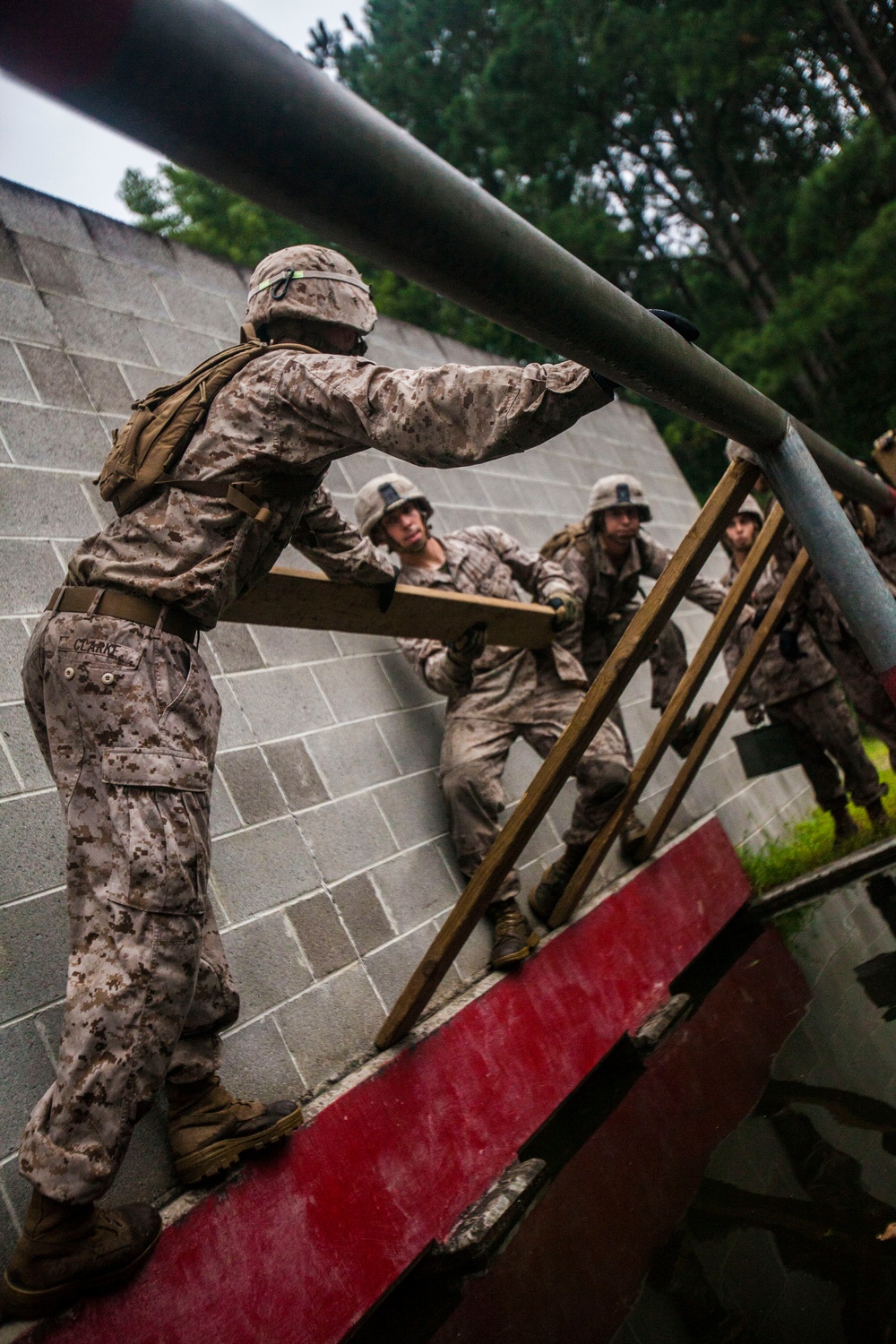 22nd MEU BLT puzzles through leadership reaction course