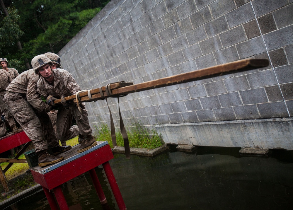 22nd MEU BLT puzzles through leadership reaction course