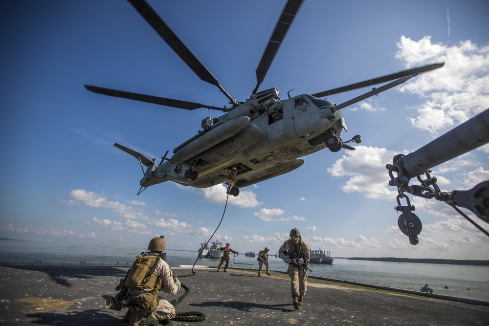 22nd MEU completes VBSS training