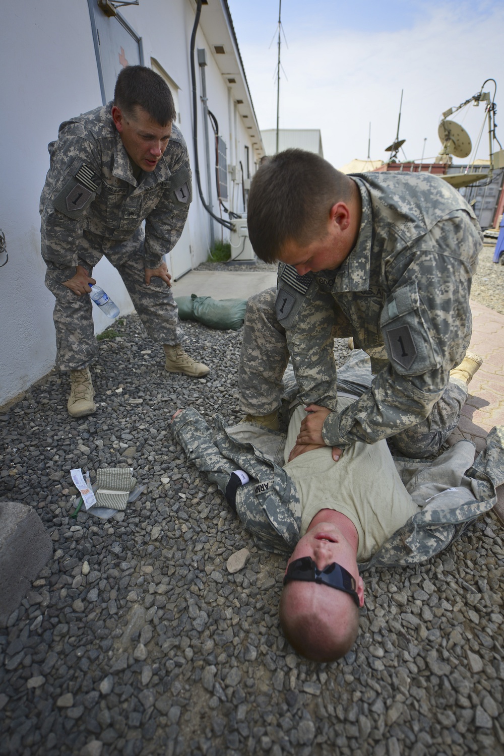 US Army medics offer CLS certification to service members