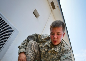 US Army medics offer CLS certification to service members