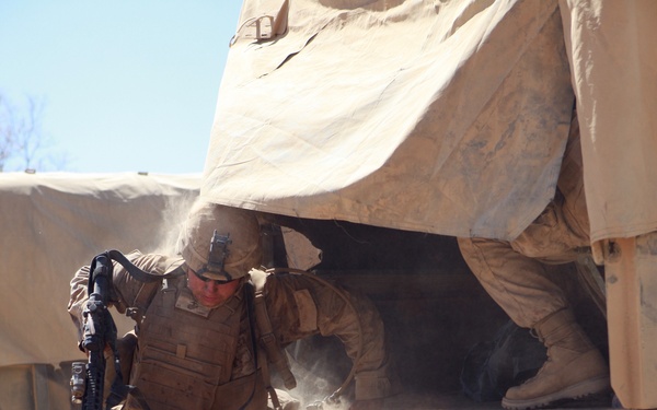 MRF-D trains with Aussies, MEU ‘out bush’ during Exercise Koolendong