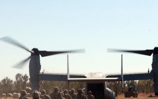 MRF-D trains with Aussies, MEU ‘out bush’ during Exercise Koolendong