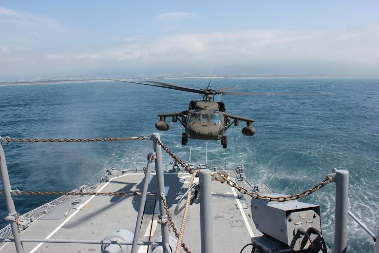 US Army helicopter makes historical landing on JMSDF ship