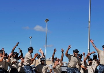 Hawaii chief selectees participate in Hawaii Inaugural Chief Petty Officer Pride Day