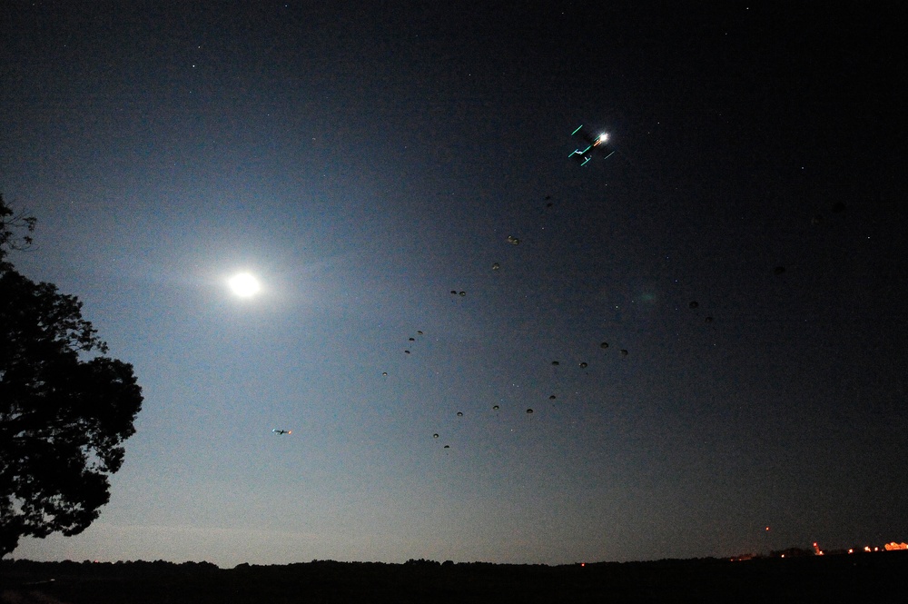 JRTC 13-09 night air drop onto Geronimo