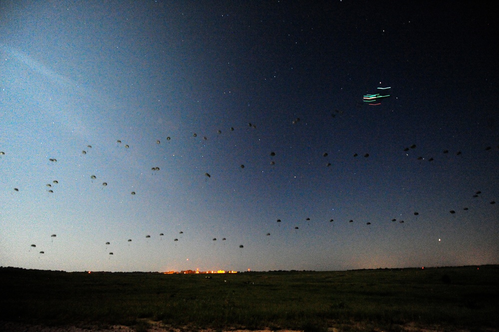 JRTC 13-09 night air drop onto Geronimo