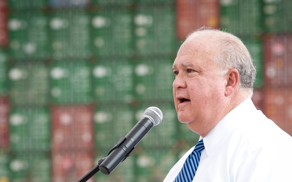 Army Under Secretary tours Savannah port