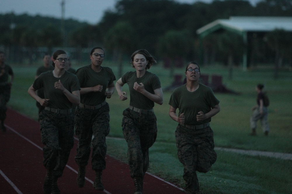 Photo Gallery: Marine recruits complete combat fitness test on Parris Island