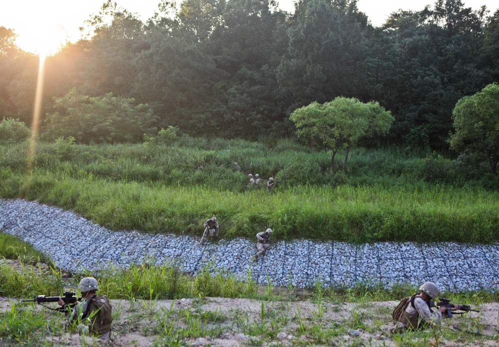 U.S. Marines, sailors, soldiers conduct joint helicopter training