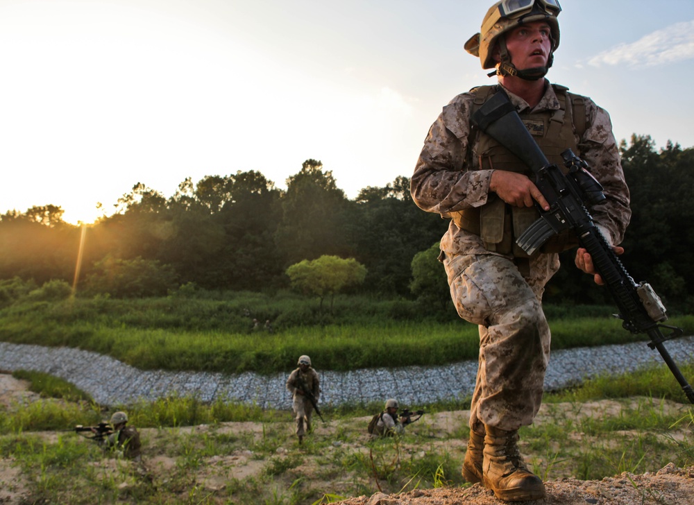 U.S. Marines, sailors, soldiers conduct joint helicopter training