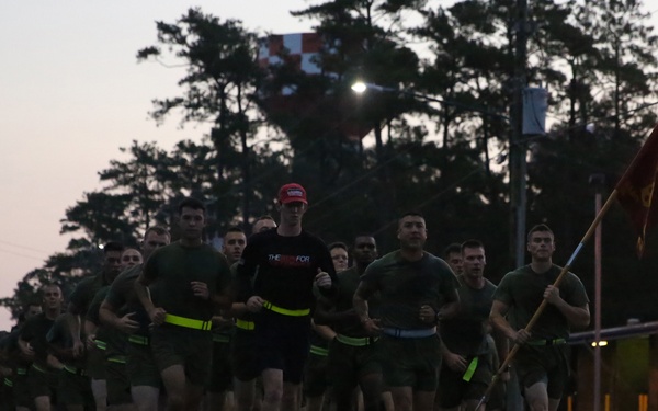 Maintenance Marines join cross-country runner, former sergeant on run for veterans