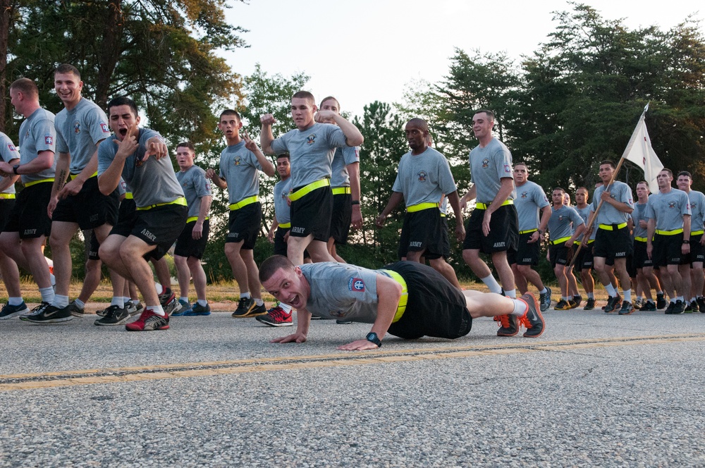 Devil brigade paratroopers stay motivated during XVIII Airborne Corps run