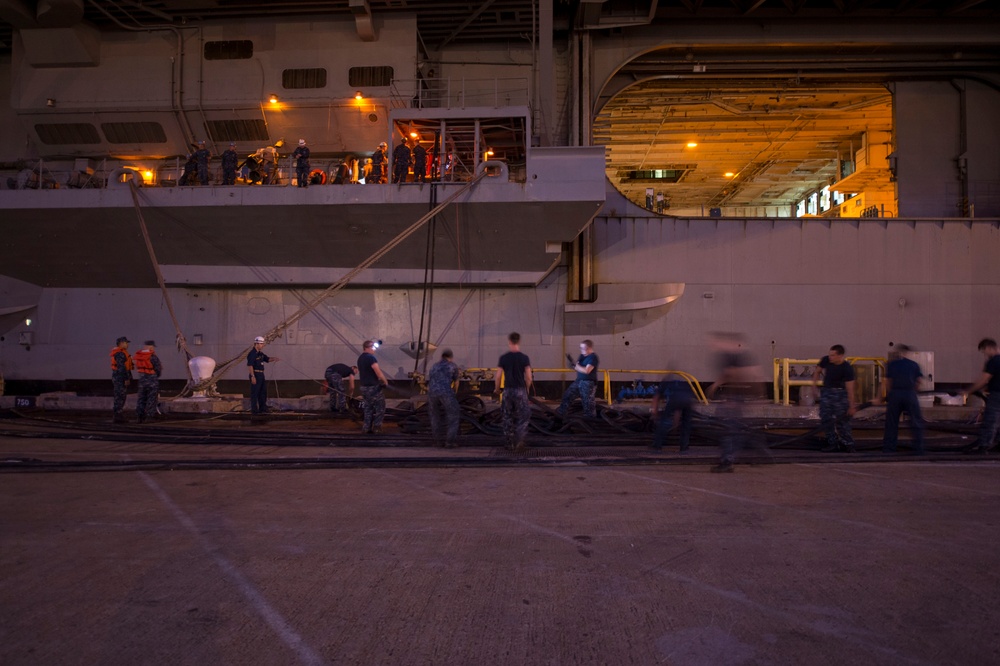 USS Enterprise dismantling