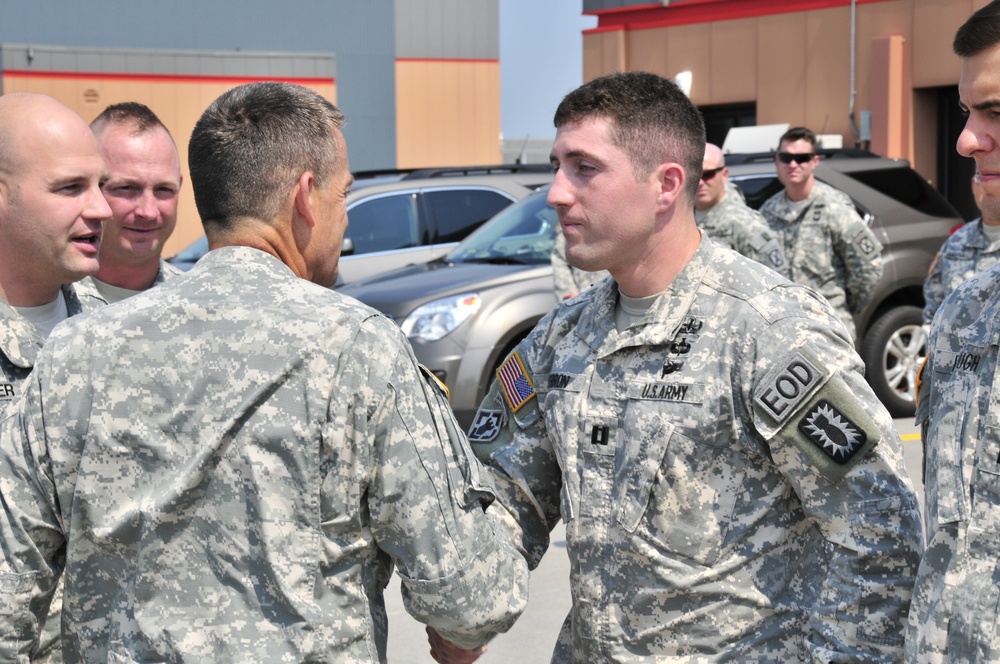 DVIDS - News - FORSCOM command team congratulates 725th EOD