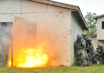 Engineers practice urban breaching, route clearance