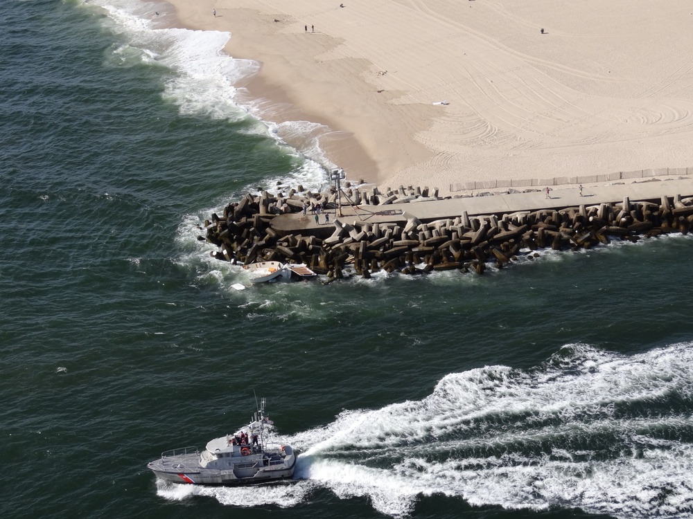 Coast Guard Station Manasquan Inlet responds to 2 boats grounded on jetty