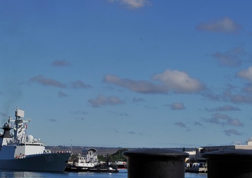 Chinese navy ships visit Hawaii