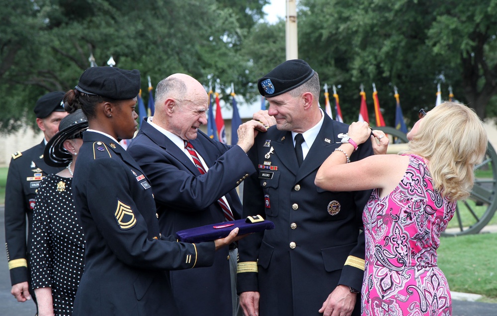Army North welcomes new commanding general, bids farewell to former leader