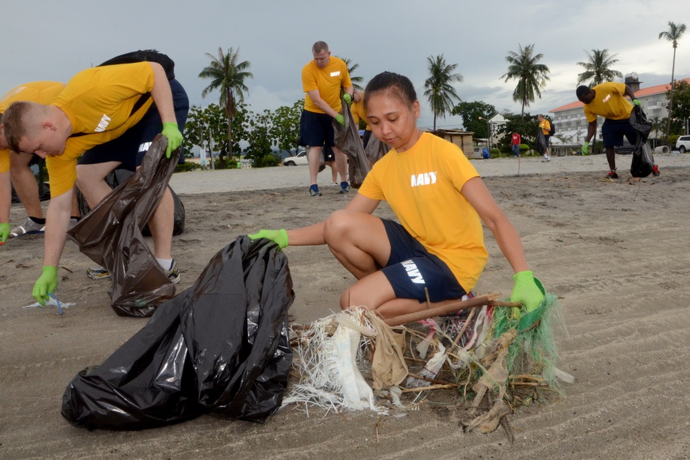 USS Emory S. Land sailors in Philippines