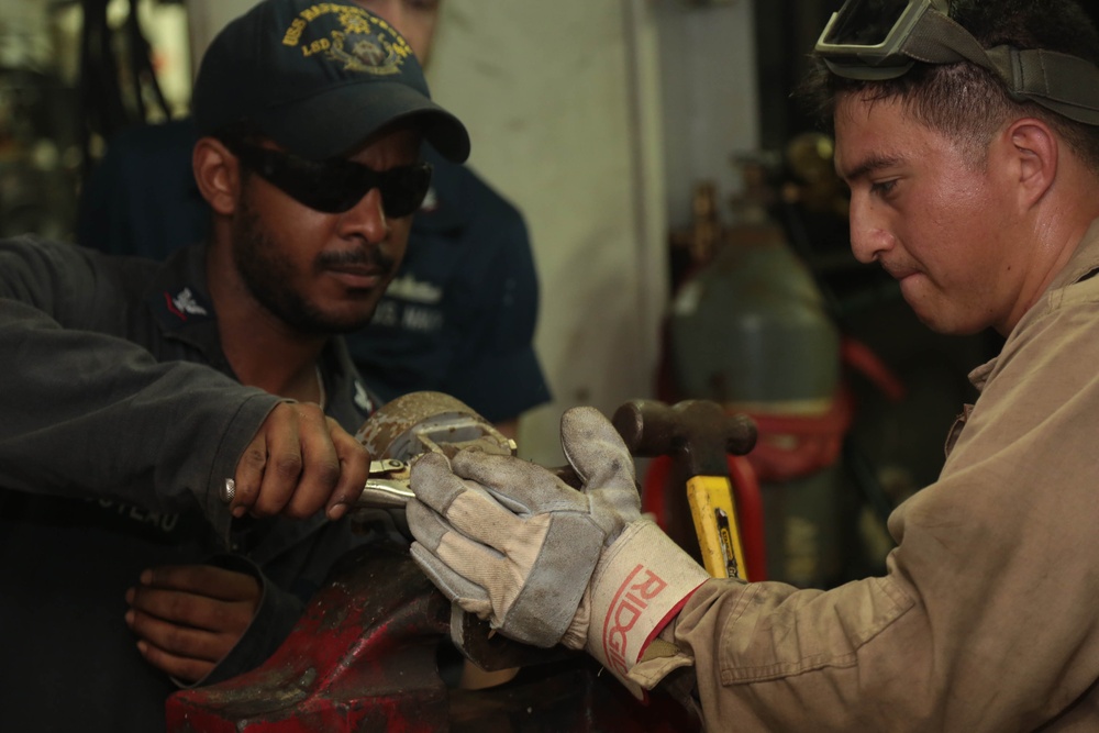 CLB-13 Marine keeps 13th MEU metal together