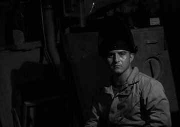 CLB-13 Marine keeps 13th MEU metal together