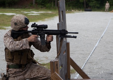 Weapons Training Battalion, 2nd Recon shoots new weapon