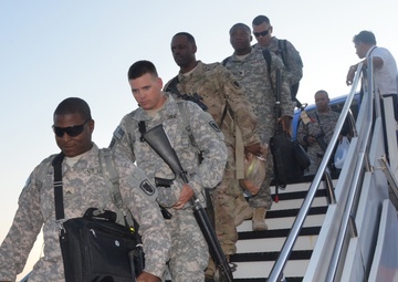 35th Signal Brigade welcomes home soldiers