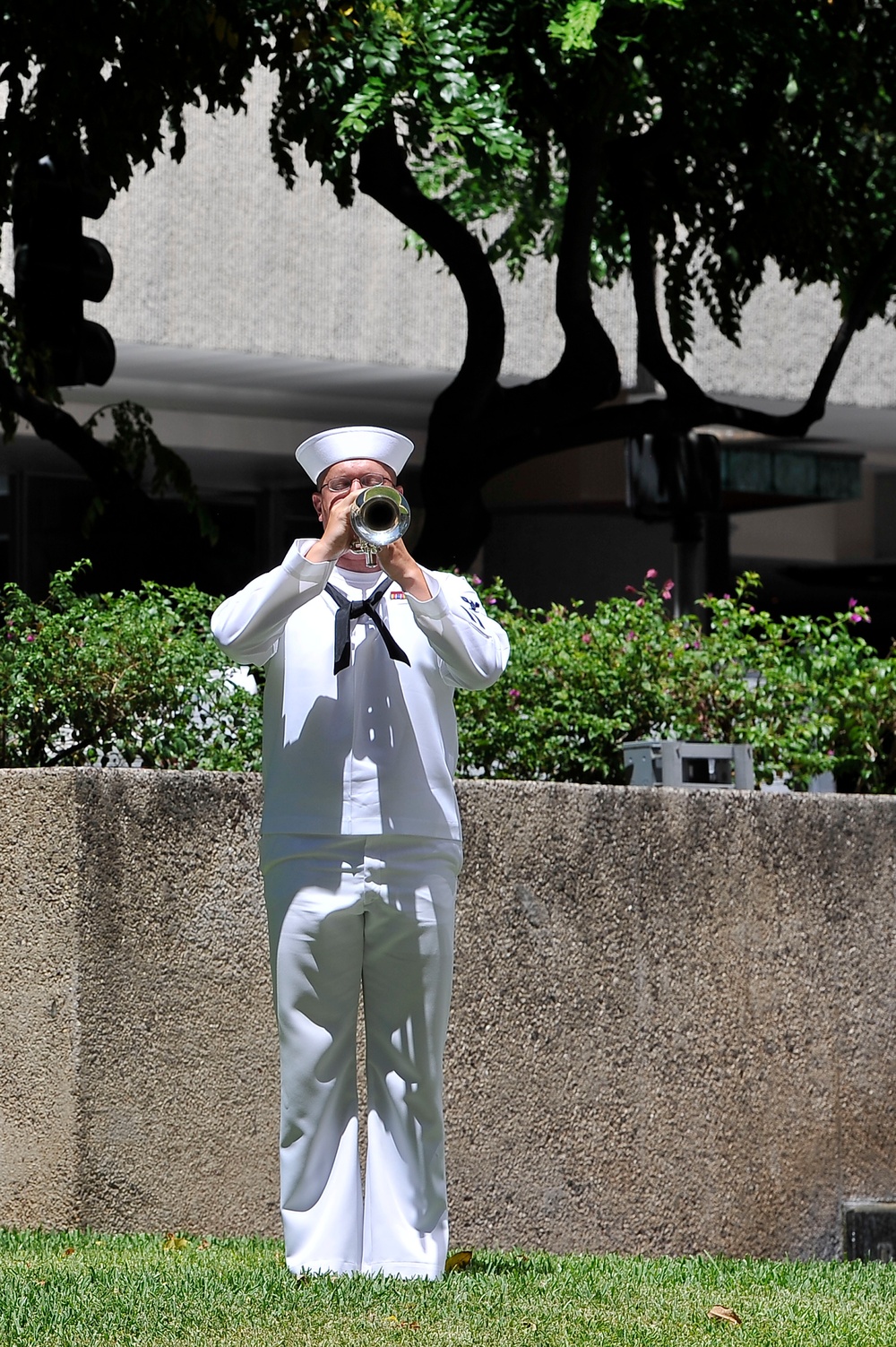 Joint Base Pearl Harbor-Hickam sailors honor 9/11 first responders