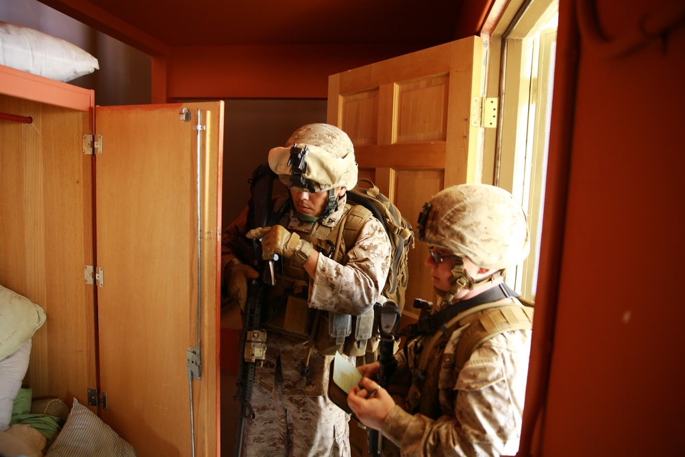 Tactical sight exploitation training prepares Marines for deployment