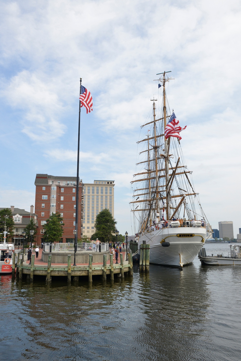 Coast Guard tall ship arrives in Portsmouth, Va.